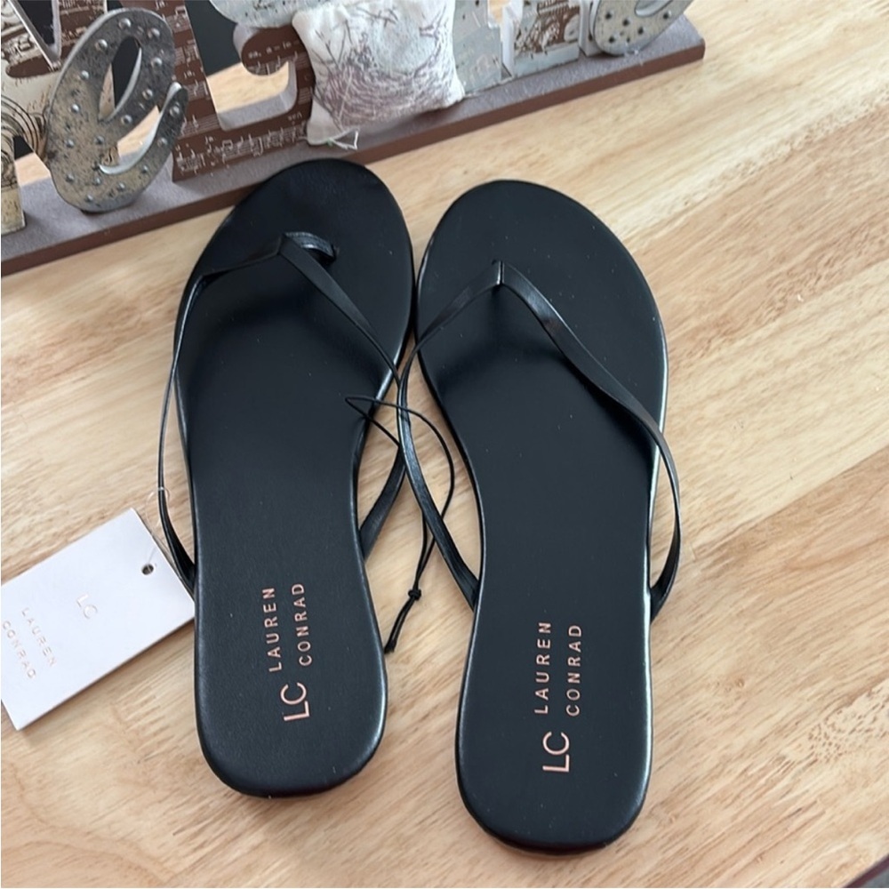LC Lauren Conrad Black Sandals
Minimalist Design NWT size 11